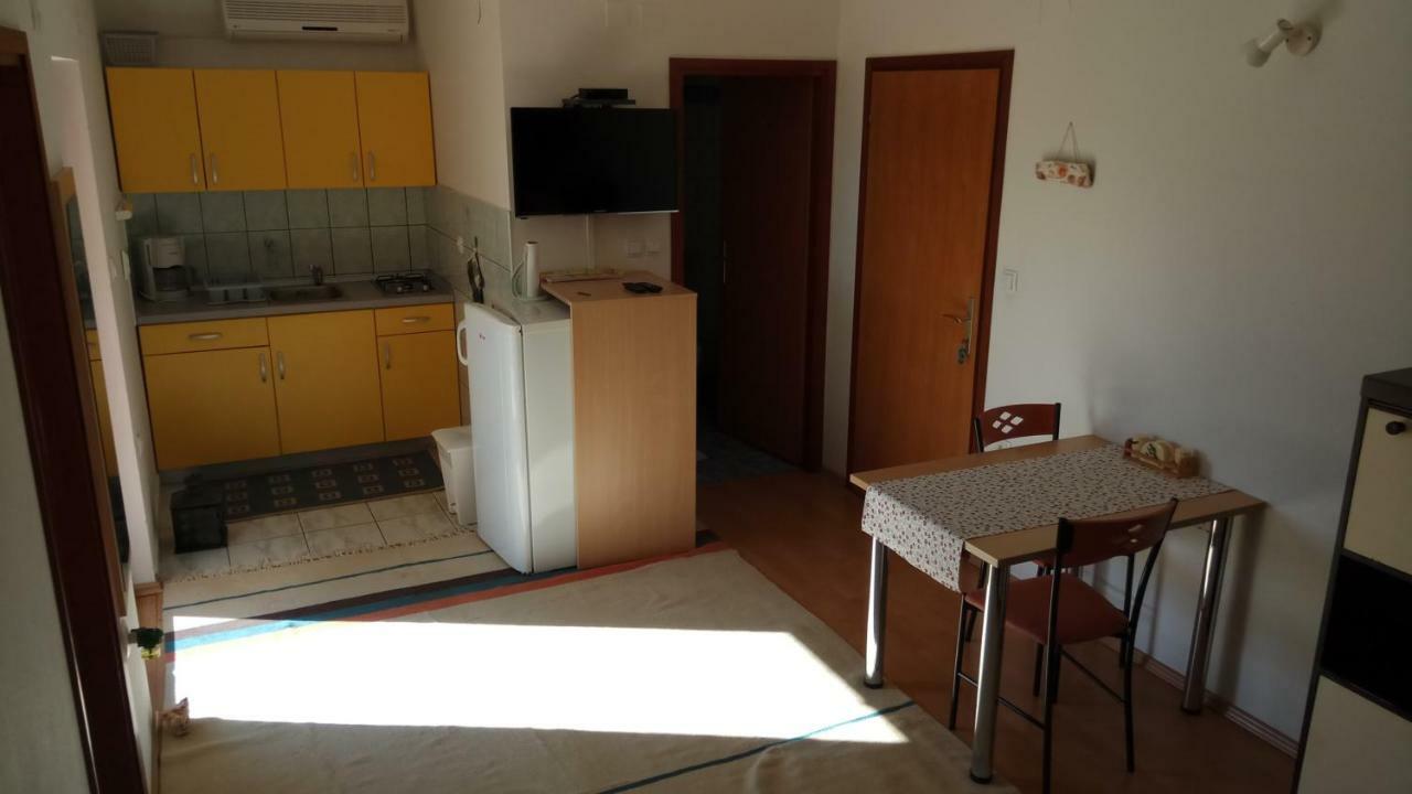 Apartments Stivic ปิเนซิตซี ภายนอก รูปภาพ